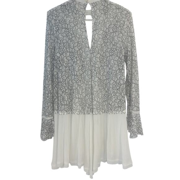 Free People Tunic Top Woman Sz S  Romantic White Black Stitch Flowers Lace Boho - Picture 3 of 9